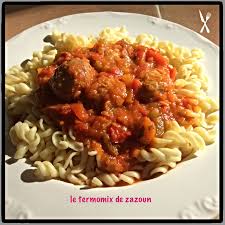 Boulettes De Viande A La Piperade Boulette De Viande Boulette Spaghetti Boulette De Viande