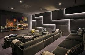 Iluminacao Lateral Na Sala De Cinema Home Theater Seating Luxury Modern Homes Home Cinema Room