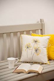 70 Bright And Colorful Living Room Designs Livingroomdesigns Livingroomcolor Diy Pillow Designs Diy Pillows Cushion Embroidery