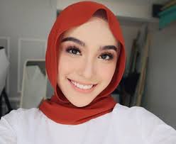 Ahead, we will also know about adira salahudi dating, affairs, marriage adira salahudi is a successful instagram star from brunei. Ia 10 Minit Paling Bodoh Dalam Hidup Gambar Freehair Bercuti Di Phuket Bersama Lelaki Mirip Anak Datuk K Tersebar Sharifah Rose Mohon Maaf Viral Mstar