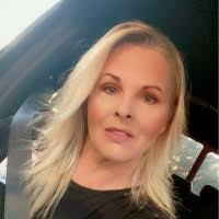 Brenda Carnell's Instagram, Twitter & Facebook