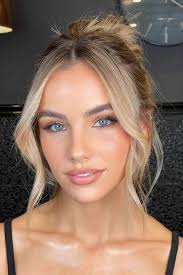 Daisy Burke (daisyburke)