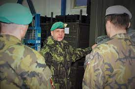 Účetní hodnota nabízeného majetku byla v první vlně 35 535 korun na jednoho dika a ve druhé vlně 25. General Jiri Baloun Navstivil Agenturu Vojenskeho Zdravotnictvi Armada Cr