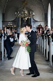 Nov 20, 2019 · historically people were encouraged to give food or other living essentials. How Much To Spend On A Wedding Gift Wedding Gift Etiquette