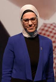 Merve kavakçı milletvekili olarak meclise girememesini 17'inci yılında değerlendirdi. Meclis Te Basortulu Ilk Yemin Toreninde Merve Kavakci Nin Kardesi De Yer Alacak