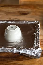 Dazu werden butter und zucker cremig aufgeschlagen und anschließend die eier. Glanzstuck Mirror Glaze Torte Mit Schokolade Und Erdnuss Toffee