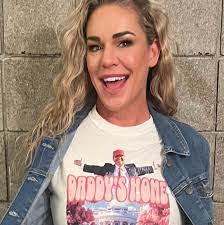 Lorie Kirk's Instagram, Twitter & Facebook