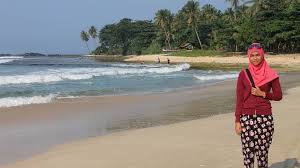 Desa wisata yang sedang naik daun di kalangan wisatawan domestik dan. Pantai Sawarna Si Cantik Tersembunyi Dari Banten Update Pengetahuanmu