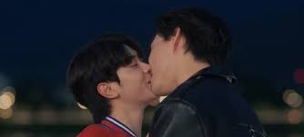 四方极愛2(未刪剪版)之1:Beside the Sky🎬第8集📺We TV🕤21:30 📺GMM25台🕥21:30 【四方极爱 2】08集共25集四方极爱2##泰剧四方极爱##bevertonliew# 完结啦！《四方极爱2》8集全+小说5本（无珊） 大结局好甜好感人！  身边有恋人、有朋友，小可爱终于幸福啦