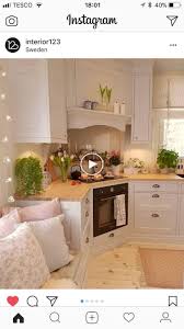 C 39 Est Un Placement Tellement Mignon Je N 39 Aurais Jamais Pense A Un Poele D 39 Angle Kitchen Furnishings Corner Stove Kitchen Interior