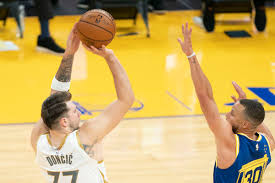 There was no shortage of points when the clubs met back in february, now the dallas mavericks and golden state warriors play the rubber game of their season series with both superstars at the peak of their game. Fav3zqubomcxum