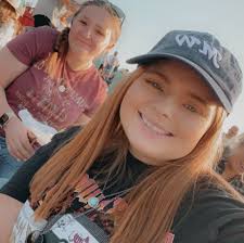 Kaitlyn Cave's Instagram, Twitter & Facebook