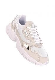 Deswegen haben wir für dich das beste von markenherstellern wie adidas, nike, salomon und vielen anderen in überschaubare kategorien geordnet. Falcon W Adidas Alle Schuhe In Ftwrwhite Fur Damen Titus