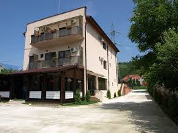 Check spelling or type a new query. Distanta IaÈi Piatra Neamt Prajitura Cu Ciocolata Alba Si Nuci Caramelizate