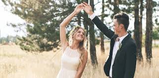 En nuestra lista de las 15 canciones perfectas para abrir el baile de boda caben todos los novios: Bailamos Canciones Perfectas Y Diferentes Para Abrir El Baile De Tu Boda Penny Lane Dj