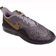 Ele chega às prateleiras exibindo um tom ardente de vermelho que incendiou o mundo dos tênis e se tornou uma peça essencial da nike. Responsabile Malasanita Buio Nike Air Max Cremes Camurca Camel Fama Saggio Sonno