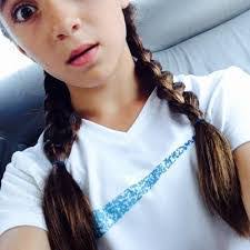 Jenna Mello's Instagram, Twitter & Facebook