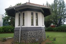 Saat ini lawang sewu berfungsi sebagai tempat wisata dan kantor pt kai.nsetiap weekend atau hari libur nasional, lawang sewu selalu dipadati pengunjung. 3 Misteri Keangkeran Lawang Sewu Kumparan Com