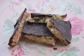 Bouchees Gourmandes Au Chocolat Caramel Beurre Sale Et Bretzel Les Bonheurs De Sophier Dessert Gourmands Caramel