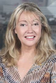 Laura Banks's Instagram, Twitter & Facebook