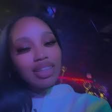 Kayleigh Lynch's Instagram, Twitter & Facebook