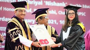 The annual honorary degreeceremony of the university have been conferred upon several people, which includes film actor amitabh bachchan, former chief minister of delhisheila dikshit, cartoonist r. Delhi University 97th Convocation Digital Degrees Awarded To Nearly 1 8 Lakh Students News Wwc