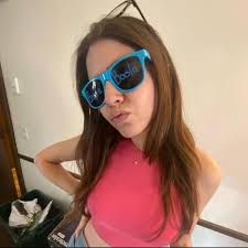 FIRST UP…our incredible SOP 2, Ava-Riley Miles!! Ava-Riley is a first-year  in Hopper College from Miami, Florida. She's double majoring in English and  Theater and Performance Studies. Besides SE she's involved in