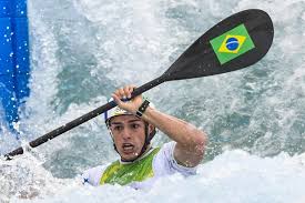 Apesar da categoria slalom nascer em 1932, influenciada pelo esqui slalom na suíça, a origem da canoagem é mais remota. Canoagem Slalom Ultimas Noticias Gzh