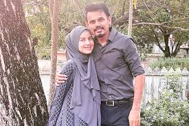Hari ini 1 disember 2020, saya dan suami membuat pengumuman rasmi mengenai kehamilan saya yang sudah pun berusia 4 bulan. Lisa Hamil Anak Ketiga Media Permata Online