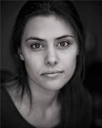 Biography author matching "fiona" (Sorted by Popularity Ascending)