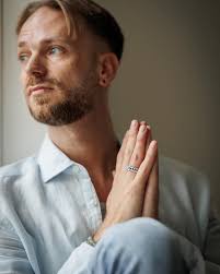 Lieve allemaal, Met een hart vol dankbaarheid wil ik jullie graag  deelgenoot maken van een belangrijk moment in mijn reis. Meer dan 10 jaar  geleden begon ik vol passie aan DC Company,