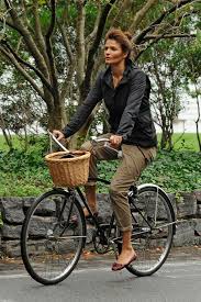 Pin Von Cobaemi Auf Madchenfahrrad In 2020 Fahrrad Mode Modestil Fahrrad