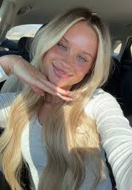 Hallie Blair's Instagram, Twitter & Facebook