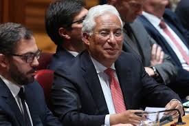 Luís manuel gonçalves marques mendes, gcih (b. Endogamia Nepotismo E As Comparacoes A Trump Como A Polemica Dos Familiares No Governo E Vista La Fora Revista De Imprensa Publico