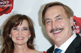 Dollas Yocum: Did MyPillow CEO Mike Lindell Really Almost Kill His Love at  First Sight, Wife Dallas Yocum? Who Else Has Suffered His Abuse? - Brewing  Happiness