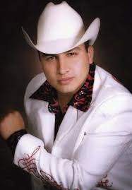 Lo acaricié con esta mano derecha y creí. Julion Alvarez