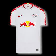 The hungarian national team player receives a. Rb Leipzig