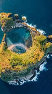 The beautiful lush landscape in Açores , Portugal : rseaporn