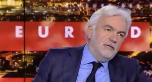 Haï ou adulé, pascal praud reste un animateur de talent et ses réactions sont déjà légendaires. Clash Chez Pascal Praud Stupefaction Un Journaliste L Insulte Et Quitte Le Plateau De L Heure Des Pros