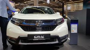 Then, based on information provided on the escape hybrid first drive and some more calculation, our best guestimate for it is 40 mpg. Honda Cr V Hybrid Der Andere Elektroantrieb Iaa 2019 Emoove Net