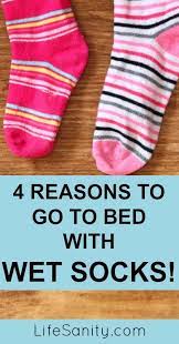 4 Reasons To Go To Bed With Wet Socks Life Sanity Natural Health Remedies Alternative Health Holistic Health