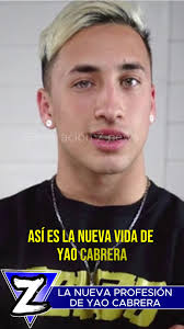 Yao Cabrero Haciendo Sus Miniaturas