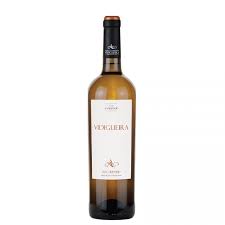 Uma perfeita combinação entre as três castas revela a essência da vidigueira, o seu saber e sabores. Vidigueira Doc Alentejo Branco