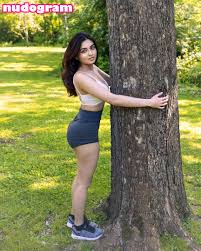 Mariam Hadid  mariamhadid  mariamhadidvip  meriem.hadid Гола изтичане  OnlyFans снимка 45 - Nudogram v2.1