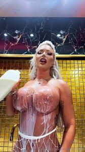 Loredana Chivu Milk