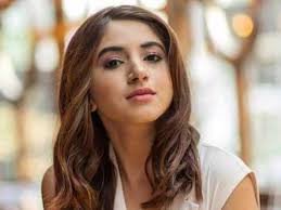 Aashna Shroff's Instagram, Twitter & Facebook