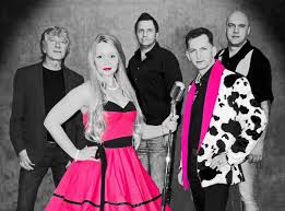 The main cast of pretty in pink was featured in the october 15, 2010 issue of entertainment weekly, whose theme was cast reunions for landmark films and television shows.14. Pretty In Pink Rock N Roll Reloaded Gifhorn Live