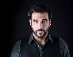 Born in rome, leo, a graduate in literature and philosophy from. La Valigia Di Edoardo Leo A Noventa Outlet Talk Con L Attore E Regista Timer Magazine