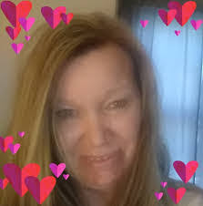 Roxanne Briggs's Instagram, Twitter & Facebook