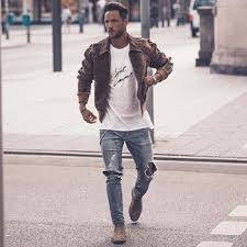 Chelsea boots in suede with elastic gores in the sides and a loop at the back. Light Blue Ripped Skinny Jeans With Grey Suede Chelsea Boots Chill Weather Outfits For Men 4 Ideas Outfits Lookastic